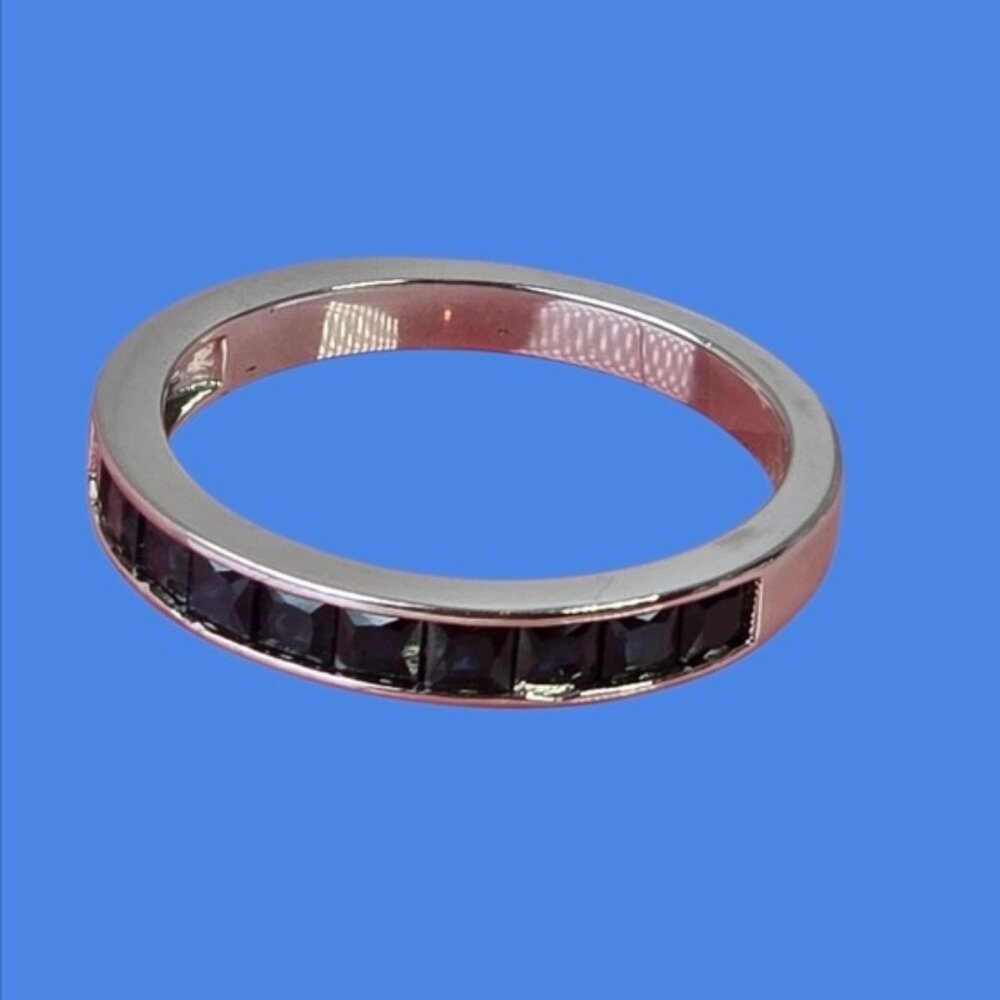 925 Sterling Silver Band Ring Sz 7.75 with Natural Sapphire 2x2mm Gemstone